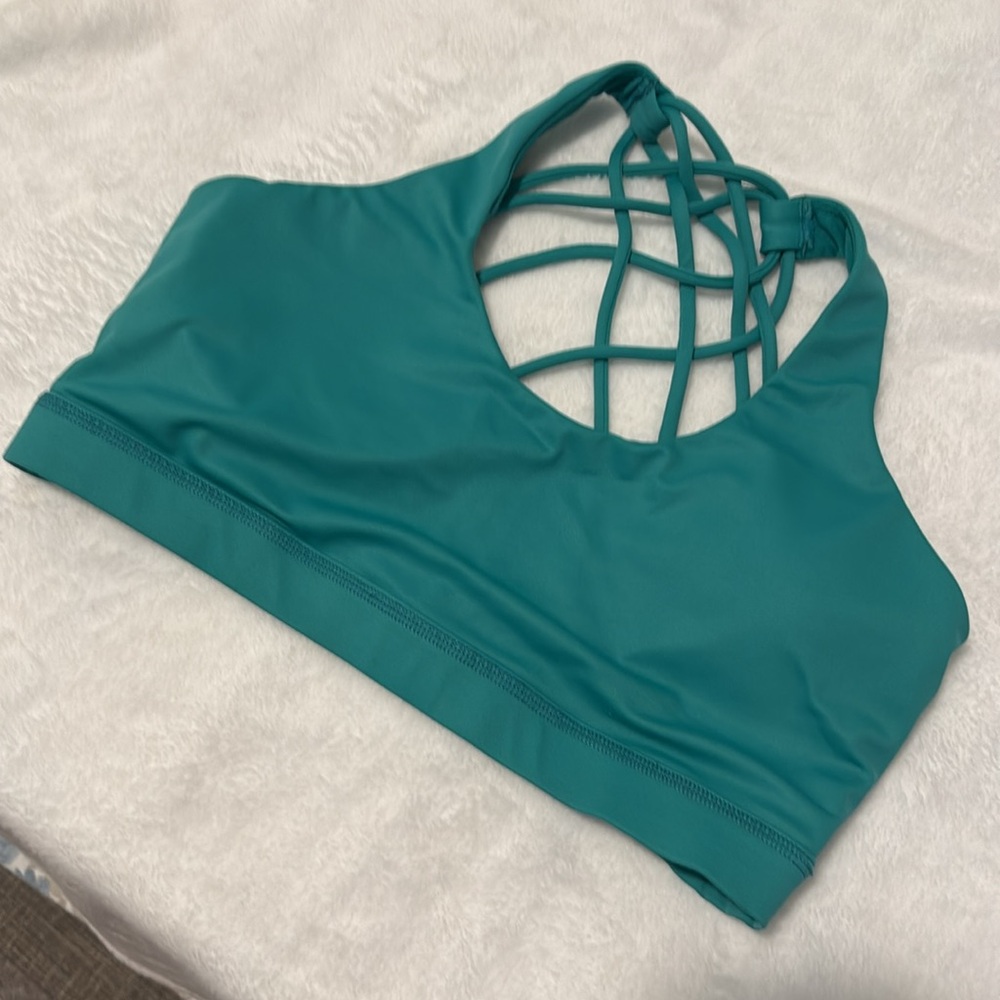 Constantly Varied Gear (CVG) sports bra medium support
